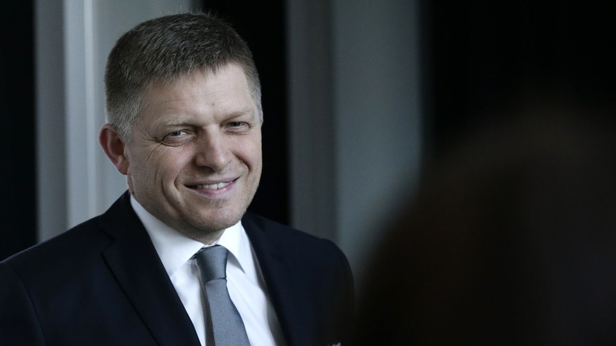 Parlamentní volby by na Slovensku vyhrál Fico, tvrdí průzkum